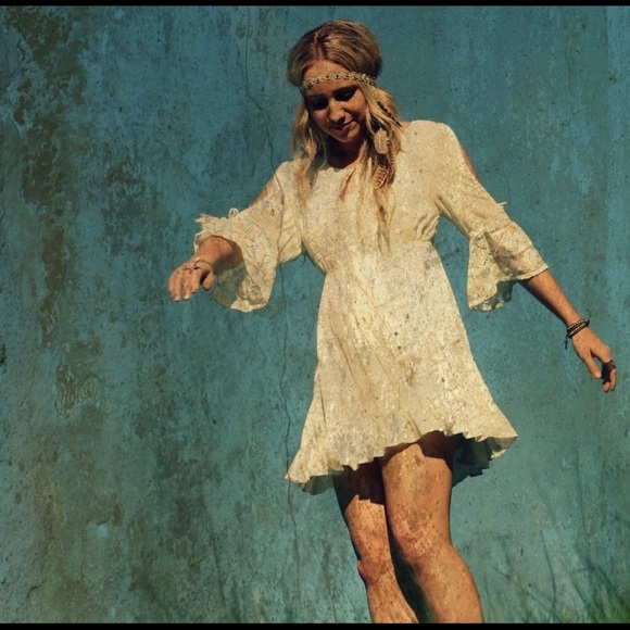 Meet your Posher, Fallon - Picture 2 of 3